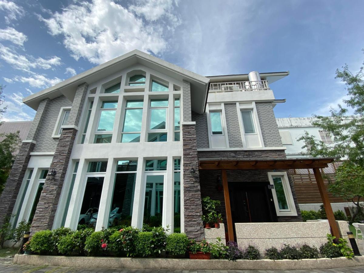 北歐小宅-市區電梯民宿附停車位 Hualien City Exterior photo