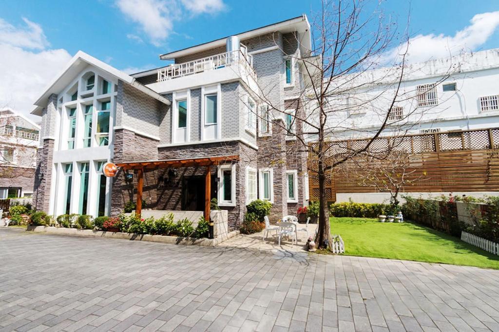 北歐小宅-市區電梯民宿附停車位 Hualien City Exterior photo